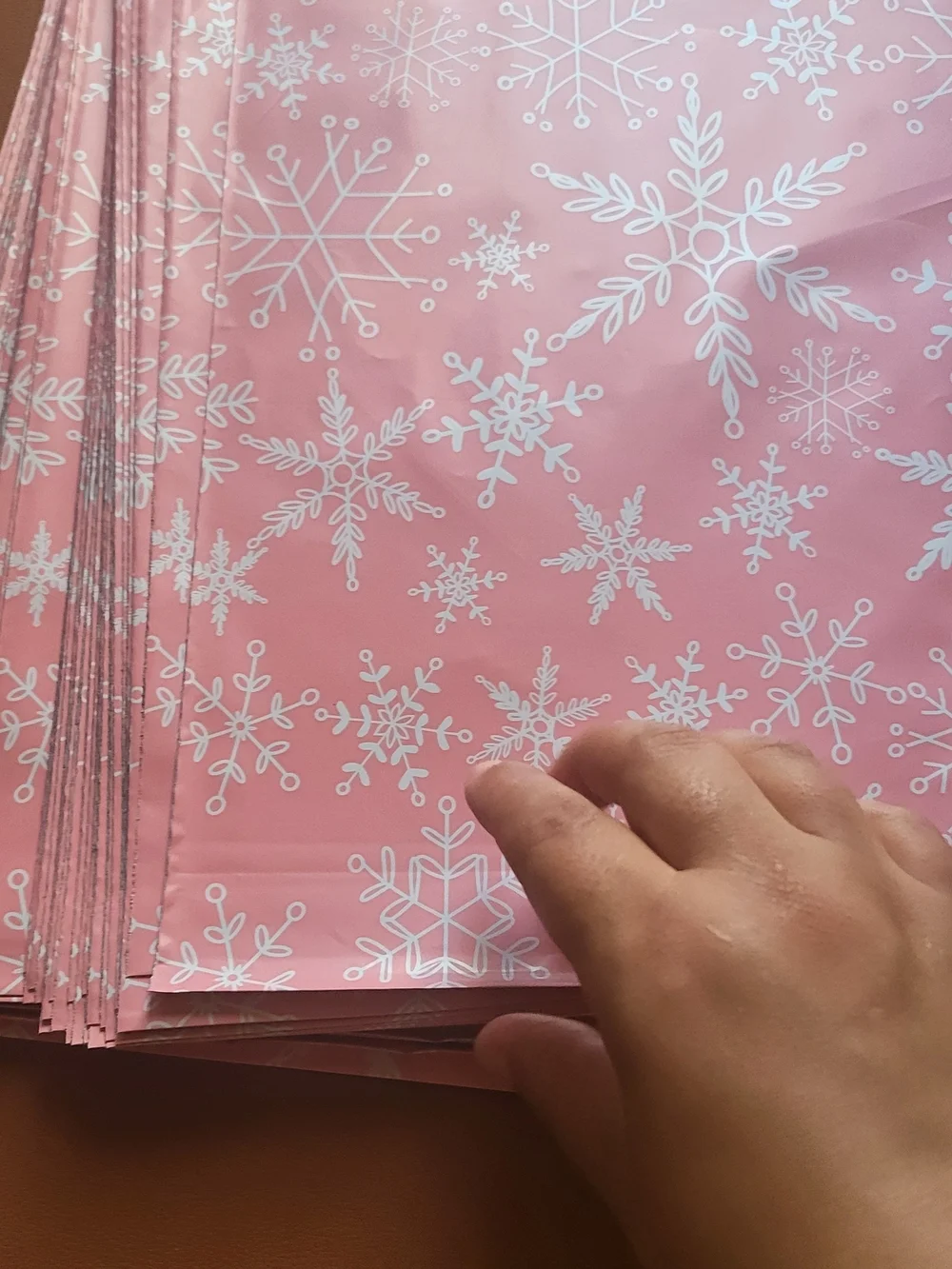 N/A festive pink